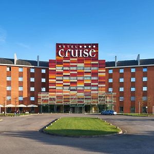 Hotel Cruise